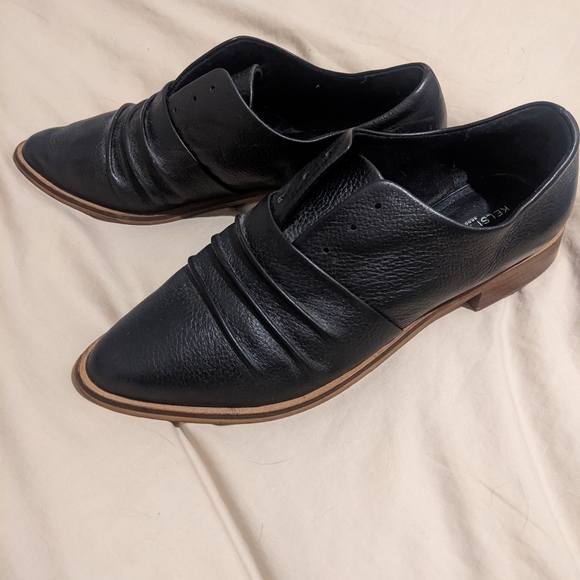 Kelsi Dagger Oxford Flat - Picture 10 of 10